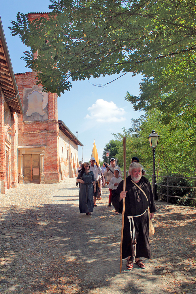 028 Processione.jpg